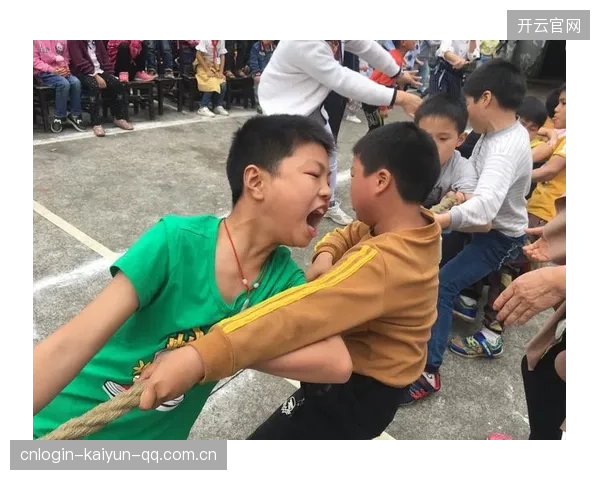 边路传中制造门前混战高潮——让比赛从平淡走向沸腾的秘密武器